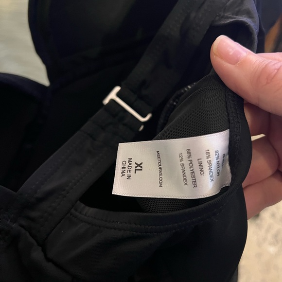 One-piece swimsuit - Picture 3 of 3